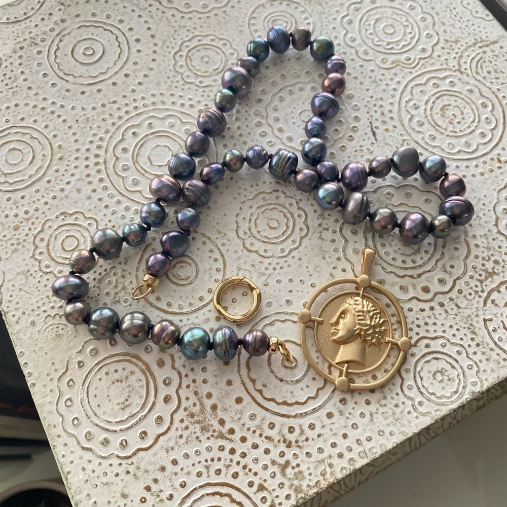 Hand Knotted Gray Pearl Necklace Coin Charm Removable Pendant Jewelry - Picture 5 of 6